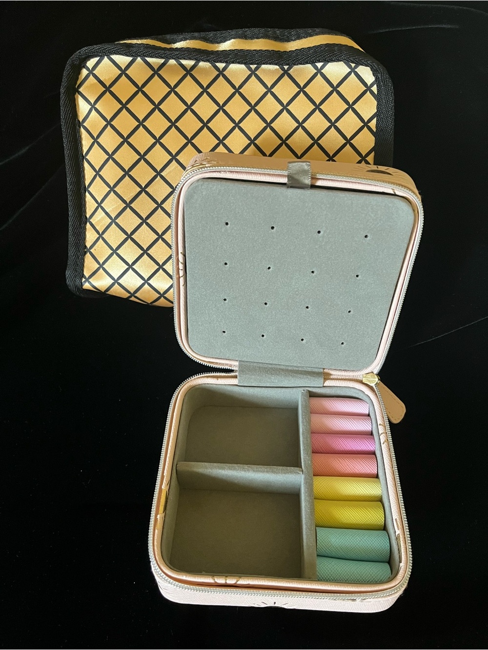 Nordstrom Celestial JewNordstrom Jewelry Box & DSW Toiletry Kit, TRAVEL BUNDLE